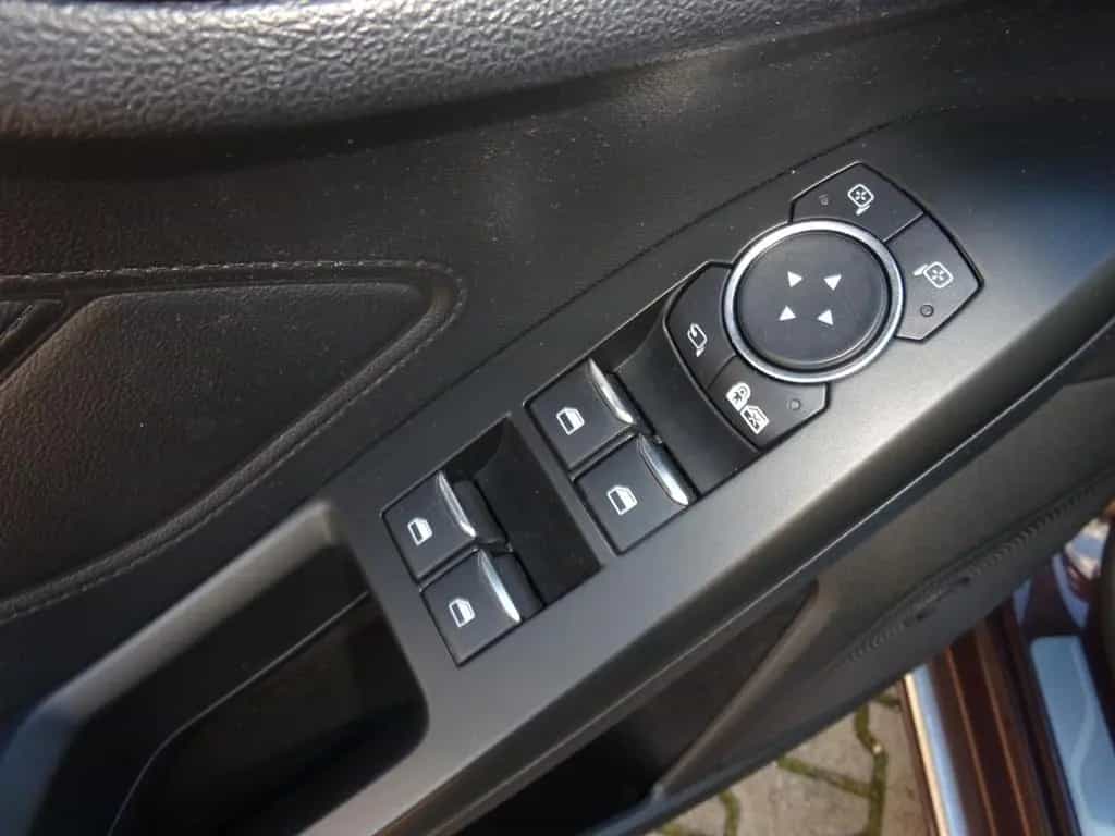 Ford Focus 150PS Autm. Vignale B&O Pano Navi LED 06/2018-photo-22
