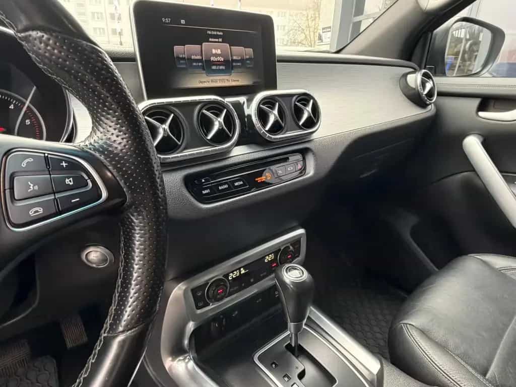 Mercedes-Benz X-Class 250 d 4MATIC Aut. POWER EDITION Leder 04/2018-photo-2