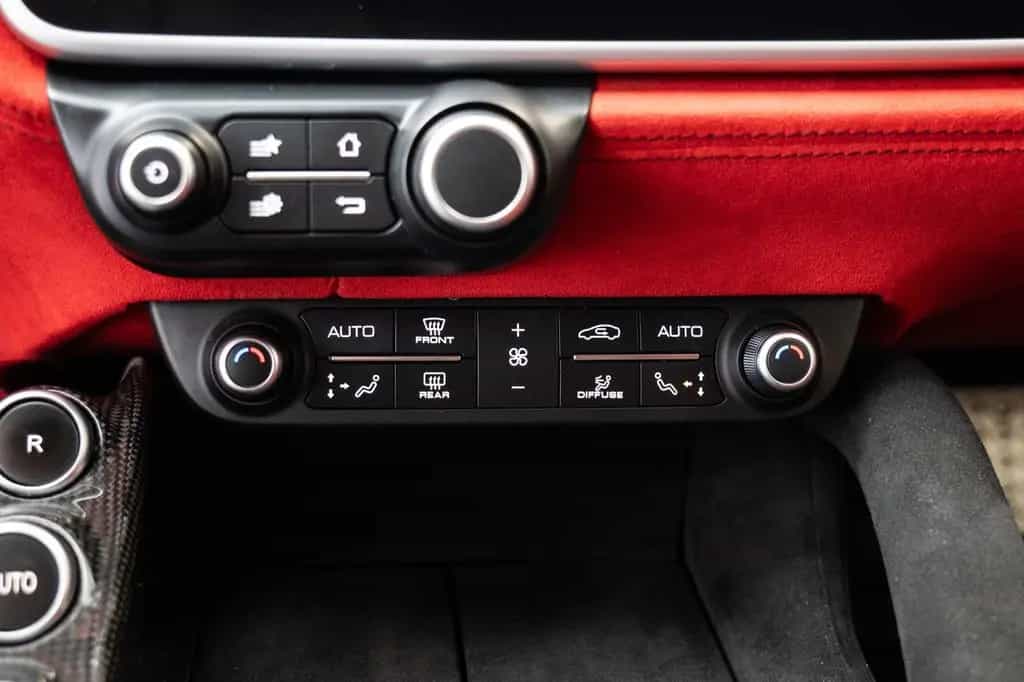 Ferrari GTC4 Lusso V12 /JBL/Camera/Lift 06/2018-photo-14