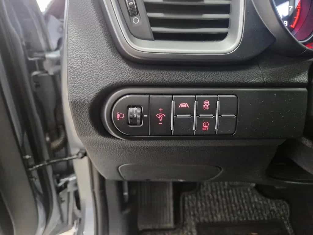 Kia Ceed Vision 1.5 T-GDI Temp Multif.Lenkrad DAB BT 03/2024-photo-9