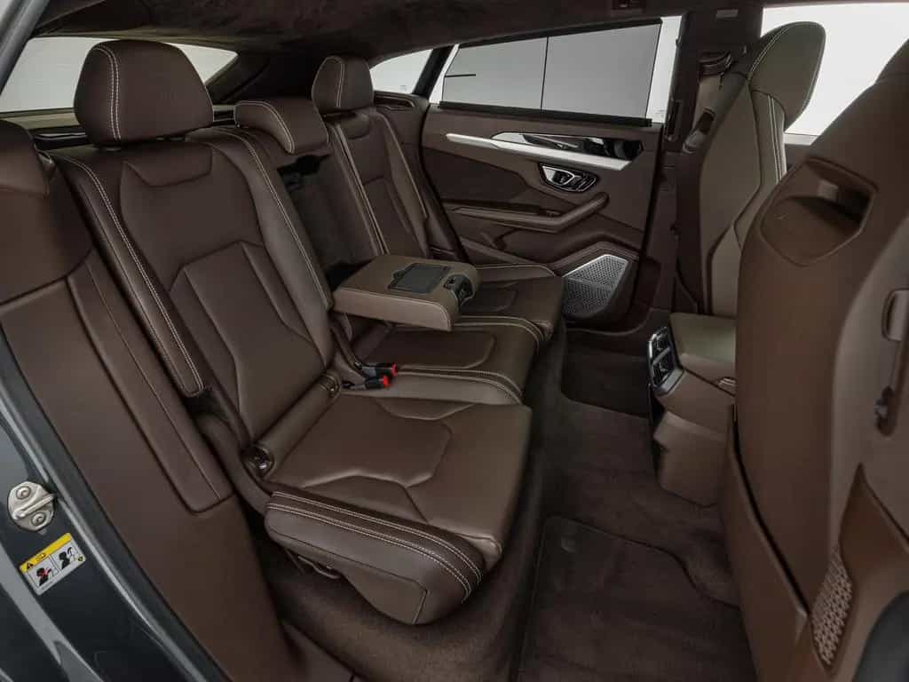 Lamborghini Urus 07/2020-photo-11