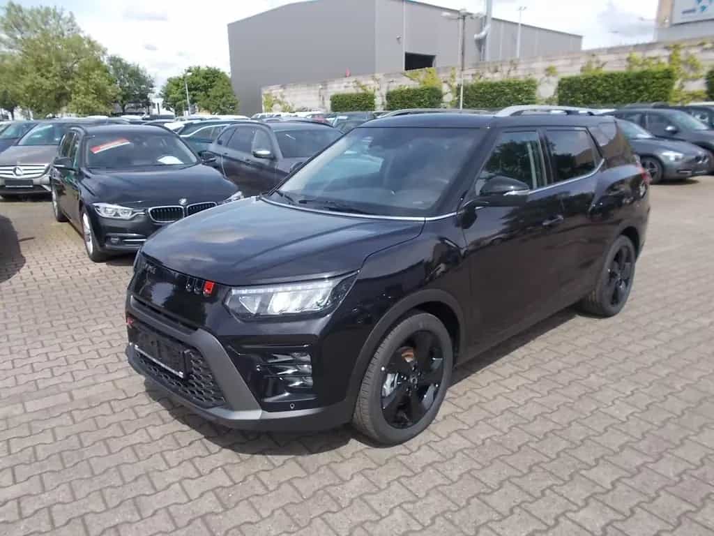 Ssangyong Tivoli Grand 1.5 T Blackline Navi Sitzh. LED 18" 01/2025-photo-0