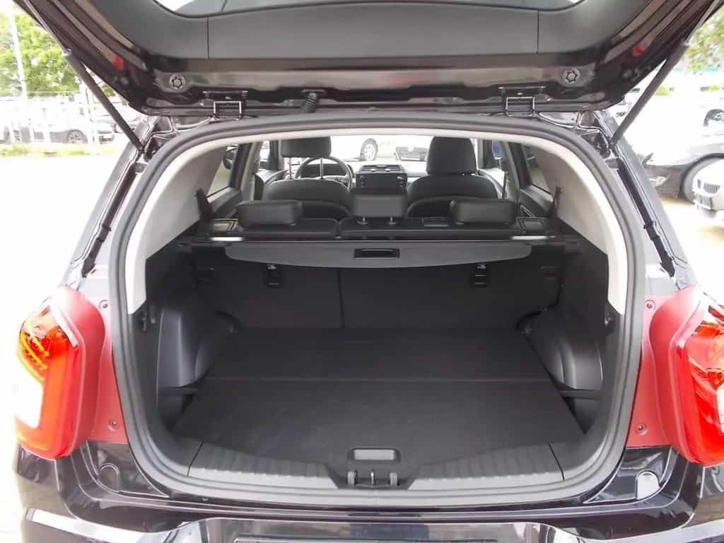 Ssangyong Tivoli Grand 1.5 T Blackline Navi Sitzh. LED 18" 01/2025-photo-11