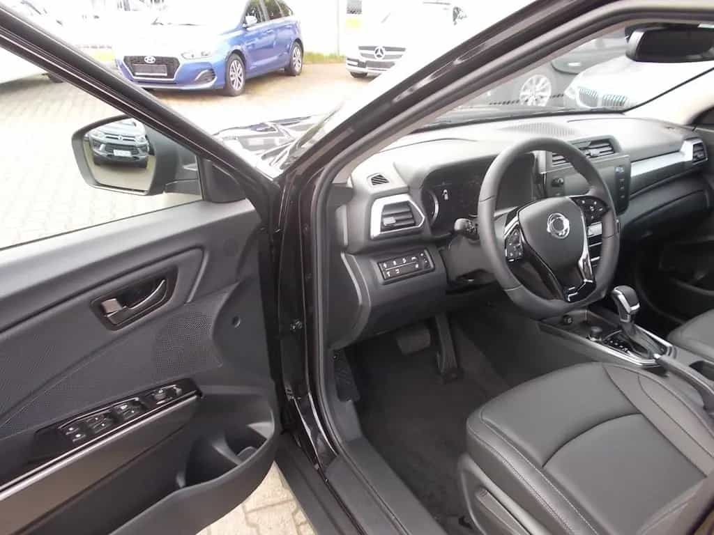 Ssangyong Tivoli Grand 1.5 T Blackline Navi Sitzh. LED 18" 01/2025-photo-13