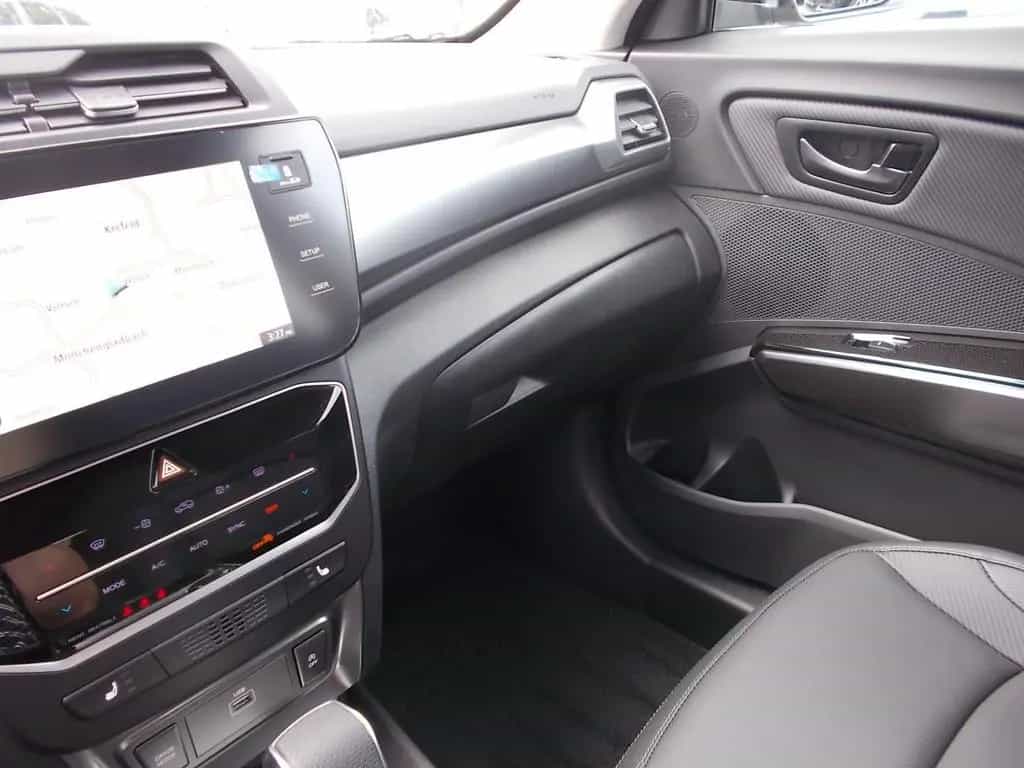 Ssangyong Tivoli Grand 1.5 T Blackline Navi Sitzh. LED 18" 01/2025-photo-24