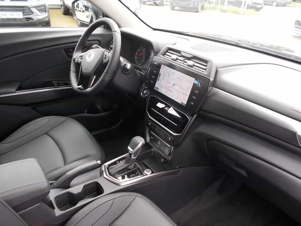 Ssangyong Tivoli Grand 1.5 T Blackline Navi Sitzh. LED 18" 01/2025-photo-28