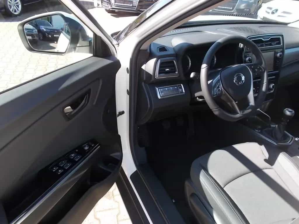 Ssangyong Tivoli Grand 1.5 T Amber Klima Kamera PDC Tempom 01/2025-photo-13