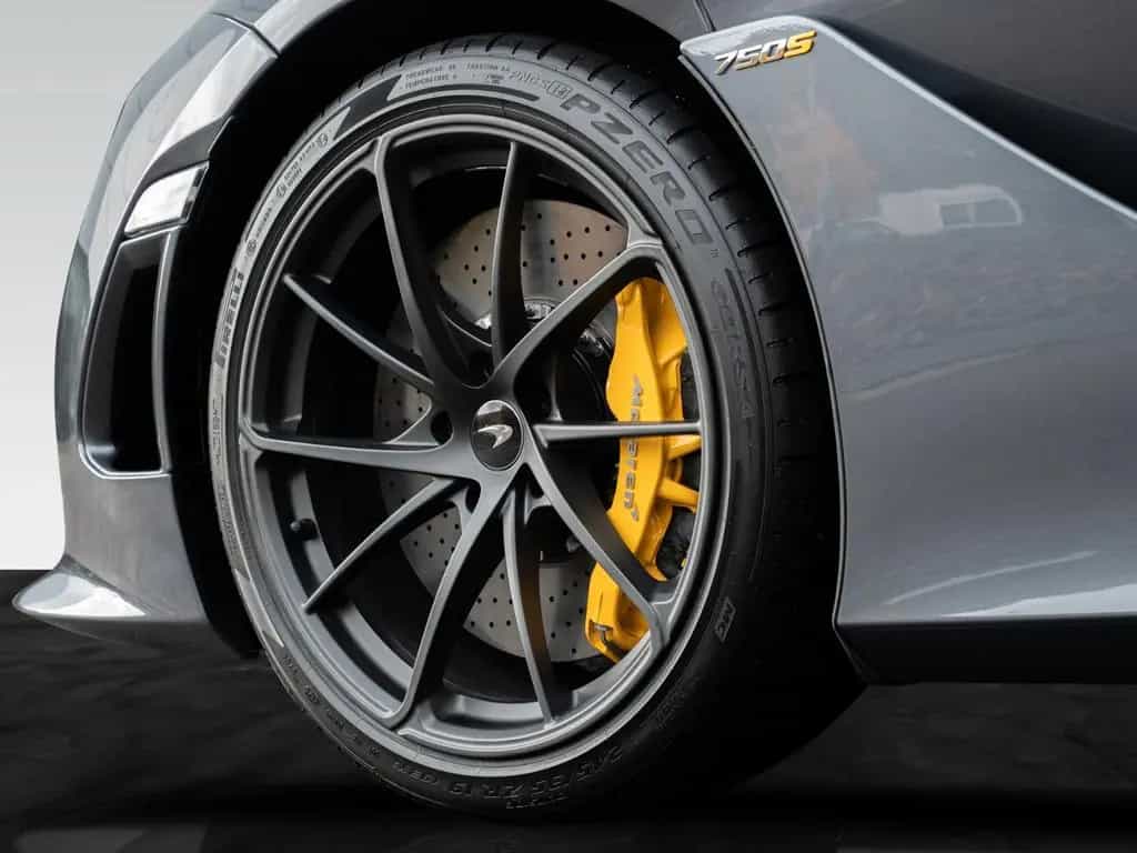 McLaren 750S Coupé | Titanium Harness Bar | Carbon 06/2025-photo-12