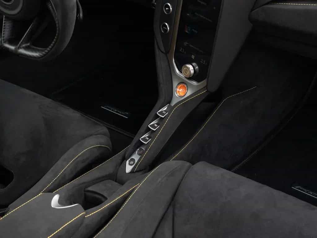 McLaren 750S Coupé | Titanium Harness Bar | Carbon 06/2025-photo-32