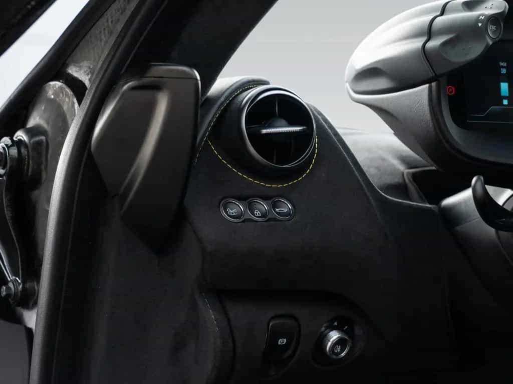 McLaren 750S Coupé | Titanium Harness Bar | Carbon 06/2025-photo-7