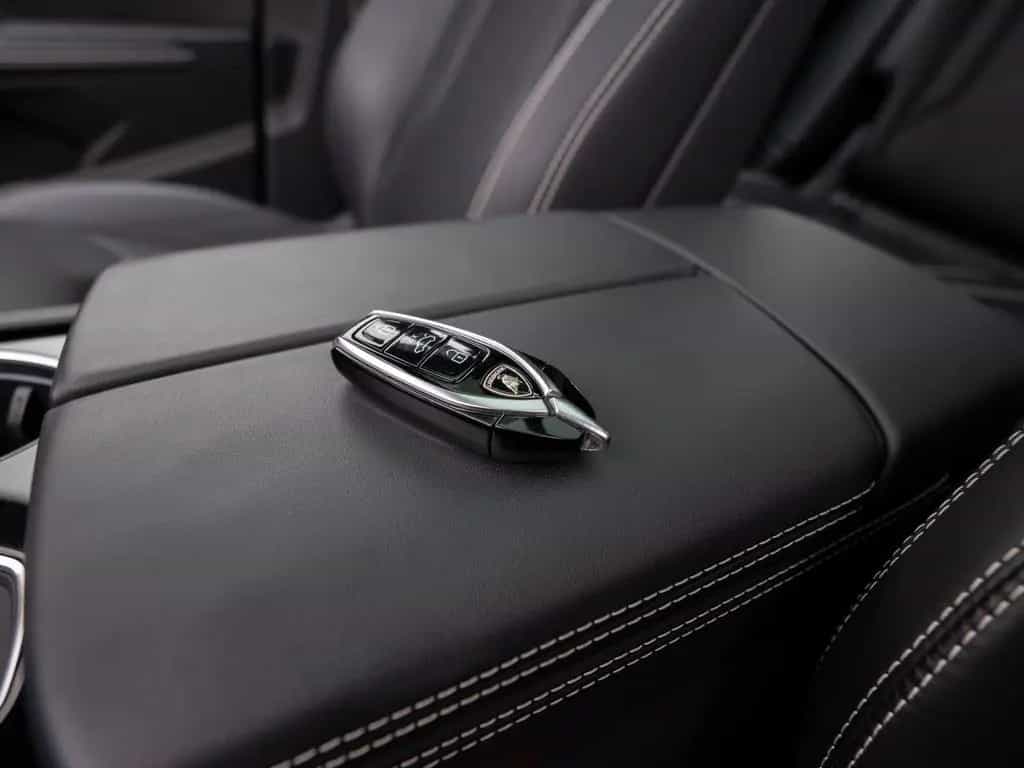 Lamborghini Urus S 23" B&O PANO MASSAGE NACHTSICHT PARK-ASSI 11/2023-photo-19