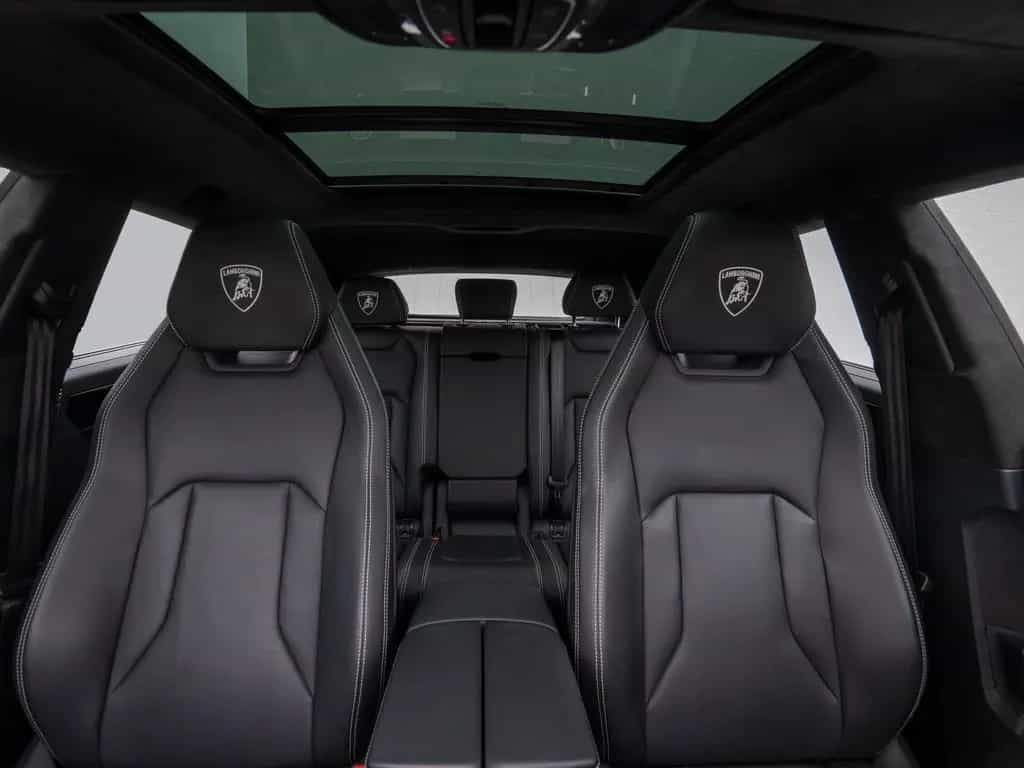 Lamborghini Urus S 23" B&O PANO MASSAGE NACHTSICHT PARK-ASSI 11/2023-photo-32
