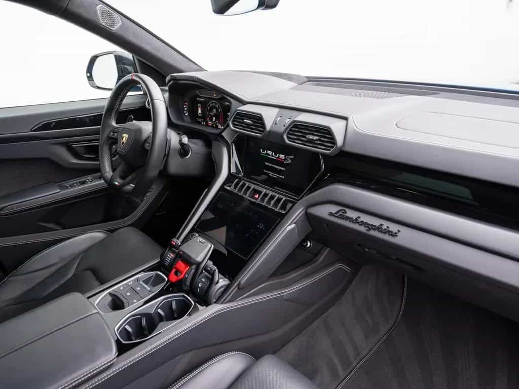 Lamborghini Urus S 23" B&O PANO MASSAGE NACHTSICHT PARK-ASSI 11/2023-photo-36