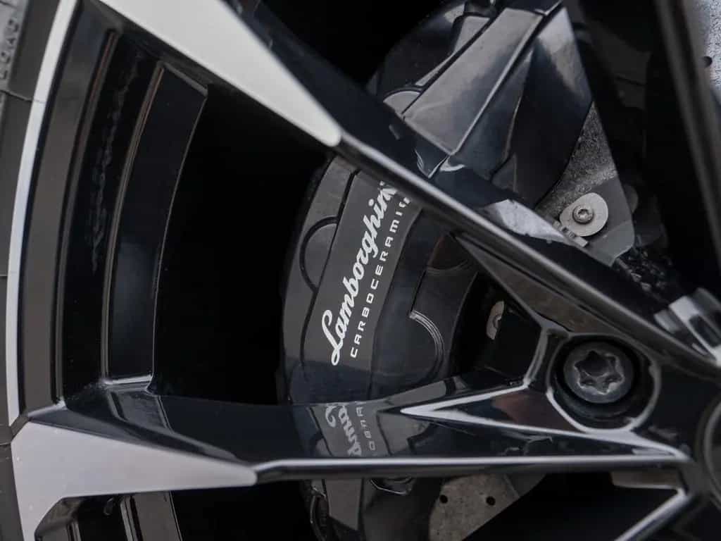 Lamborghini Urus S 23" B&O PANO MASSAGE NACHTSICHT PARK-ASSI 11/2023-photo-37