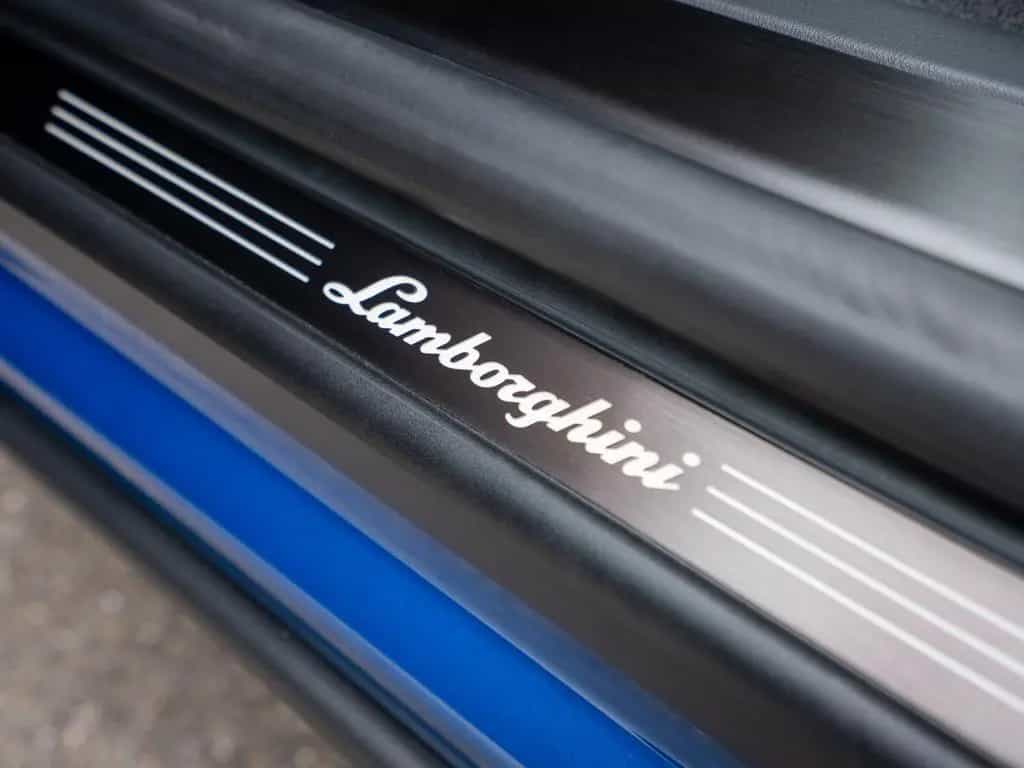 Lamborghini Urus S 23" B&O PANO MASSAGE NACHTSICHT PARK-ASSI 11/2023-photo-38