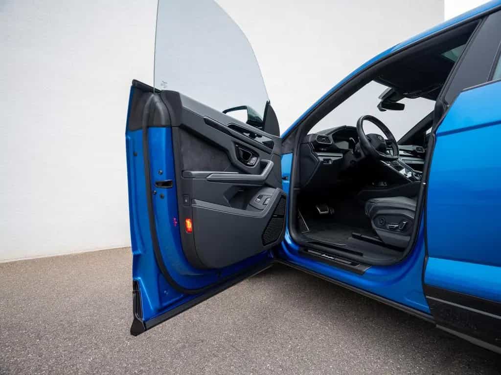 Lamborghini Urus S 23" B&O PANO MASSAGE NACHTSICHT PARK-ASSI 11/2023-photo-39