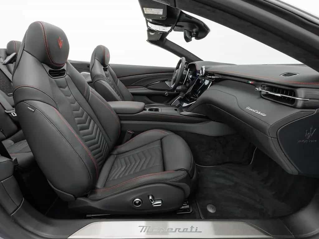 Maserati GranCabrio Trofeo FUORISERIE + TAGESZULASSUNG 08/2025-photo-17