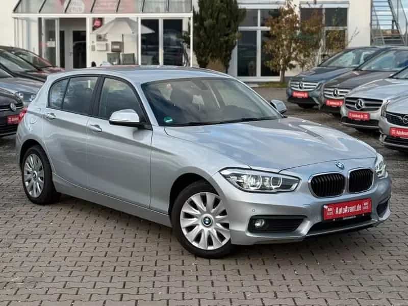 BMW 1 Series i Advantage Lim. 5-trg.*NAVI*SHZ*GRA*PDC*BT* 03/2016-photo-0