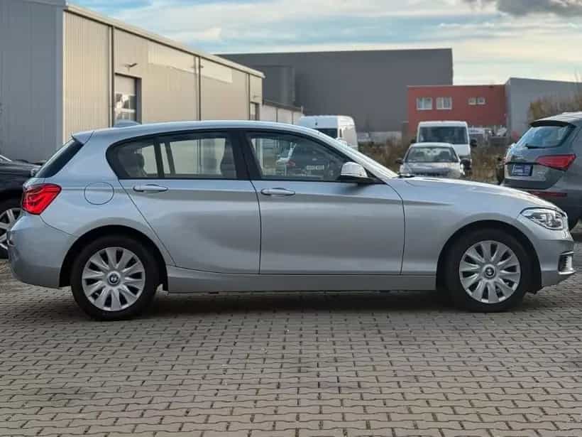 BMW 1 Series i Advantage Lim. 5-trg.*NAVI*SHZ*GRA*PDC*BT* 03/2016-photo-4