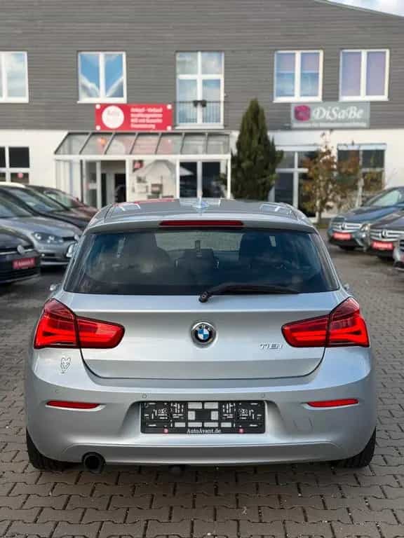 BMW 1 Series i Advantage Lim. 5-trg.*NAVI*SHZ*GRA*PDC*BT* 03/2016-photo-5