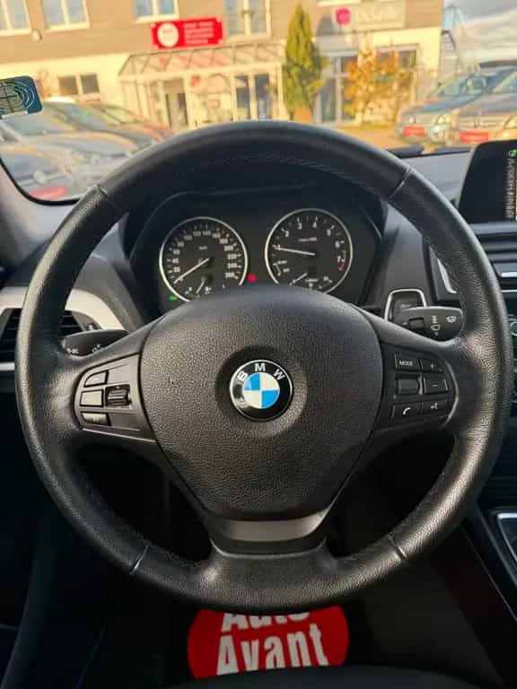 BMW 1 Series i Advantage Lim. 5-trg.*NAVI*SHZ*GRA*PDC*BT* 03/2016-photo-9