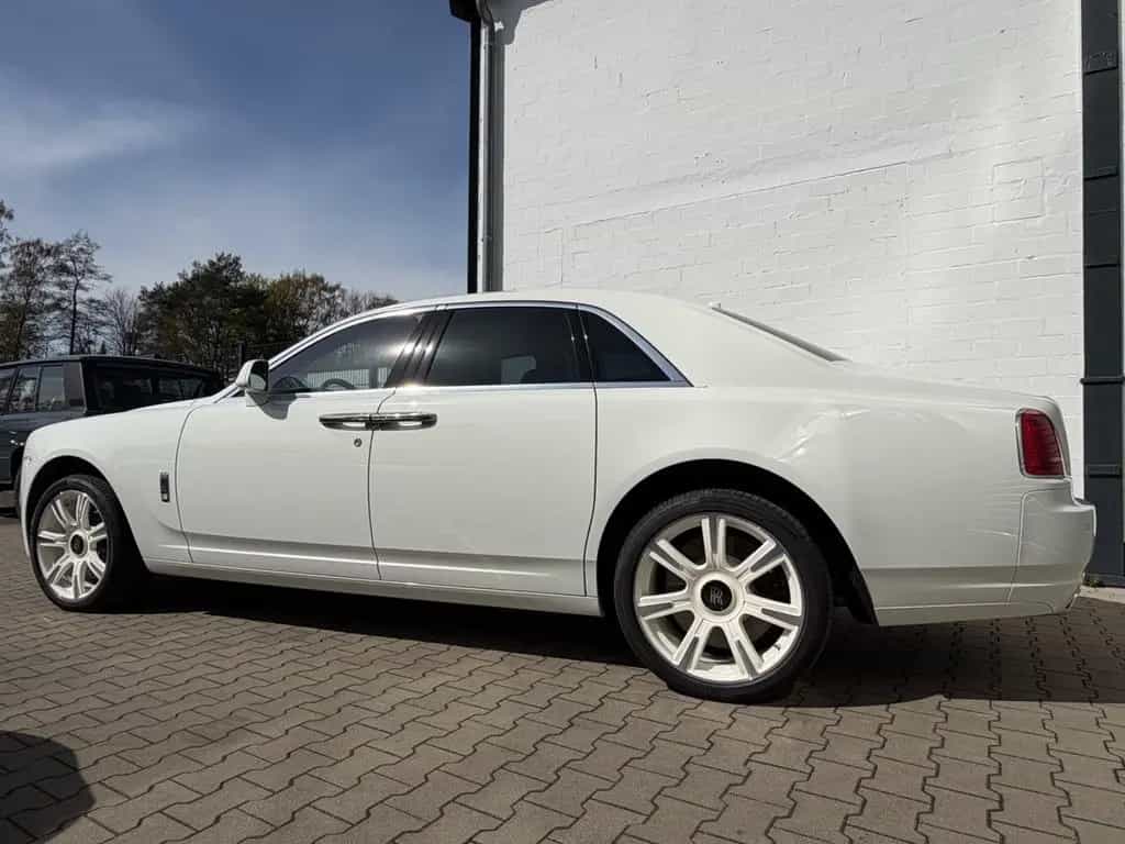 Rolls-Royce Ghost Series II V12 01/2015-photo-0