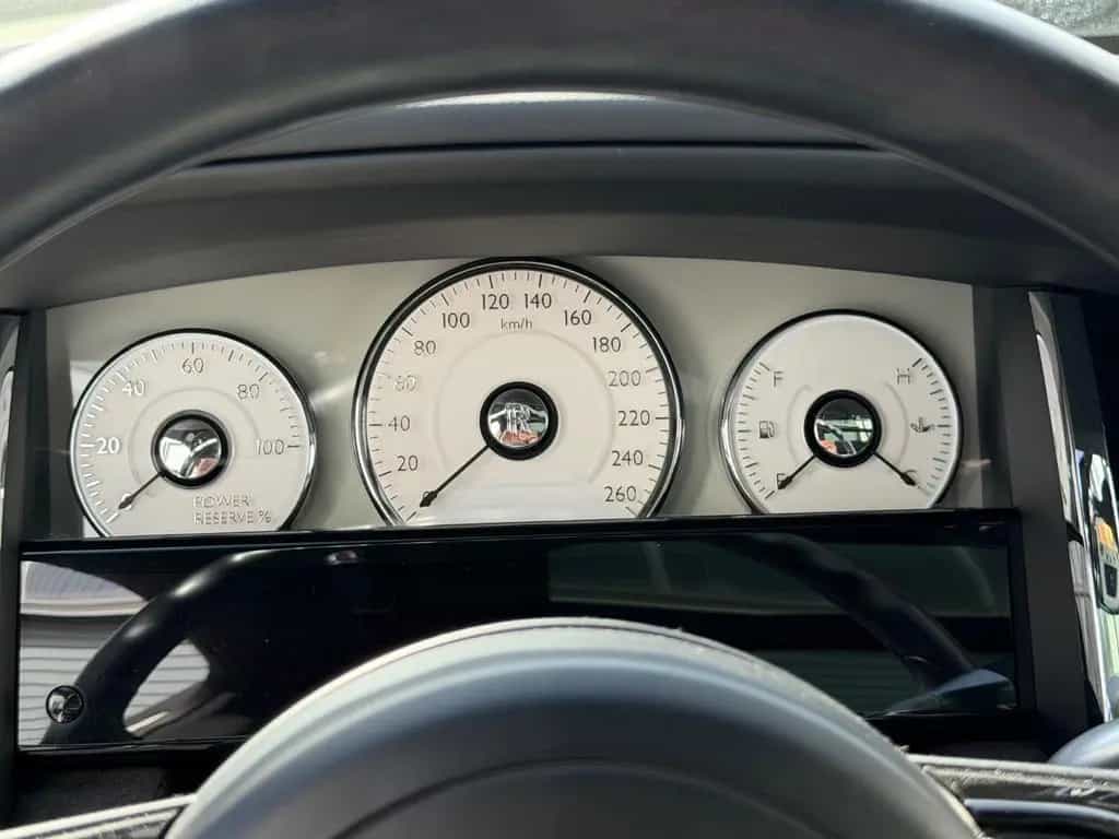 Rolls-Royce Ghost Series II V12 01/2015-photo-26