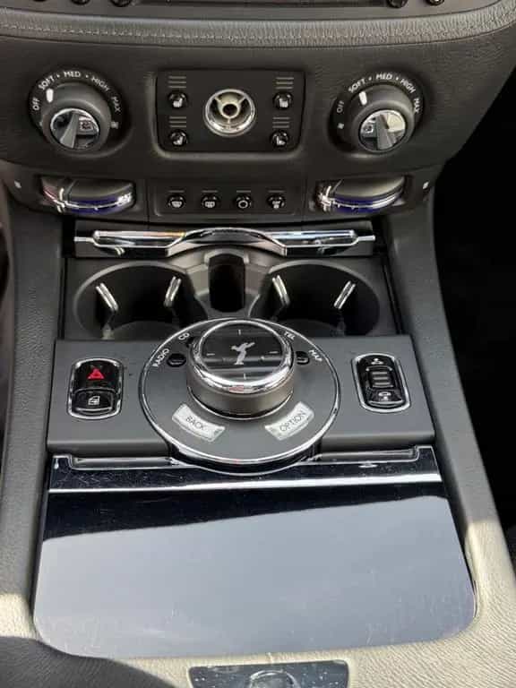 Rolls-Royce Ghost Series II V12 01/2015-photo-27