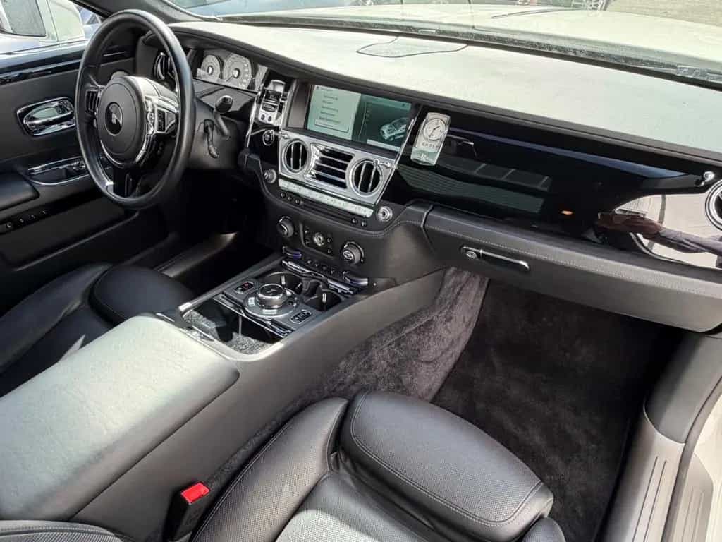 Rolls-Royce Ghost Series II V12 01/2015-photo-29