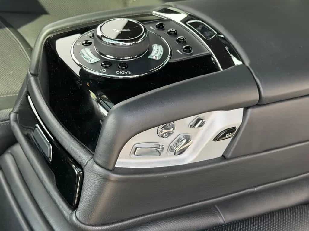 Rolls-Royce Ghost Series II V12 01/2015-photo-41