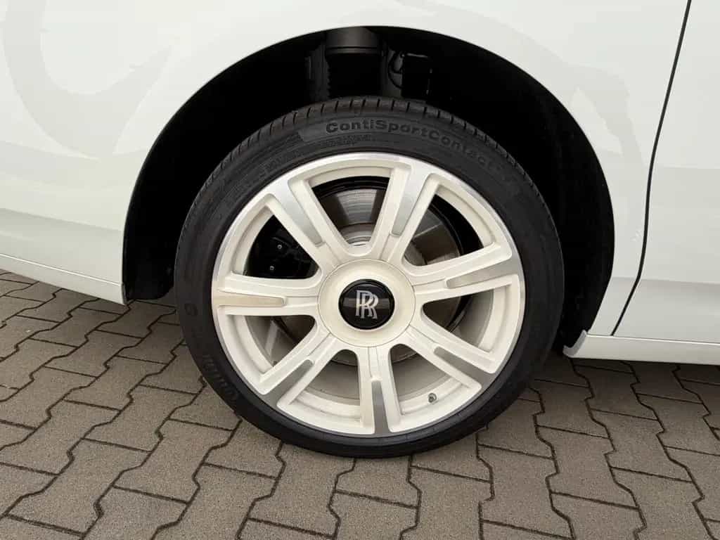Rolls-Royce Ghost Series II V12 01/2015-photo-5