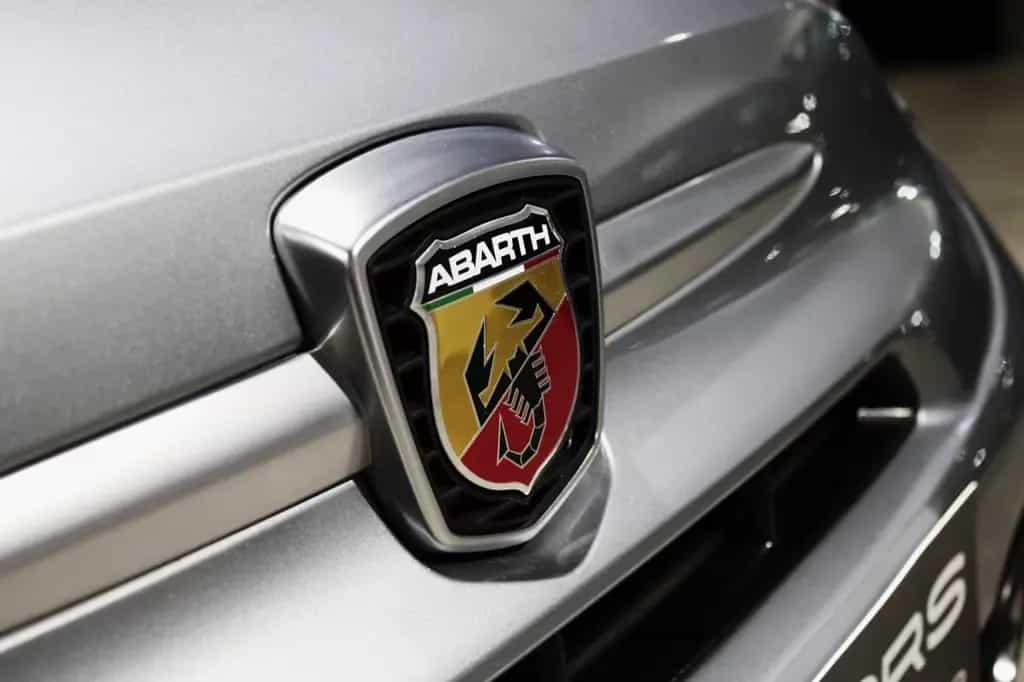 Abarth 695C RIVALE *RIVA BOOT EDITION* AUTOMATIK! 03/2018-photo-17