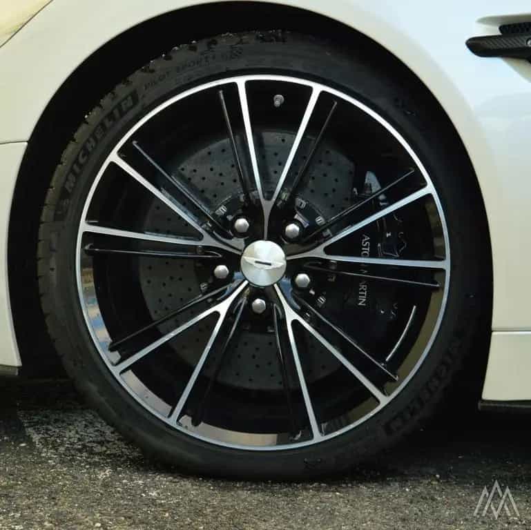 Aston Martin Vanquish V12 Coupe 573PS  Carbon Ceramic 03/2013-photo-2