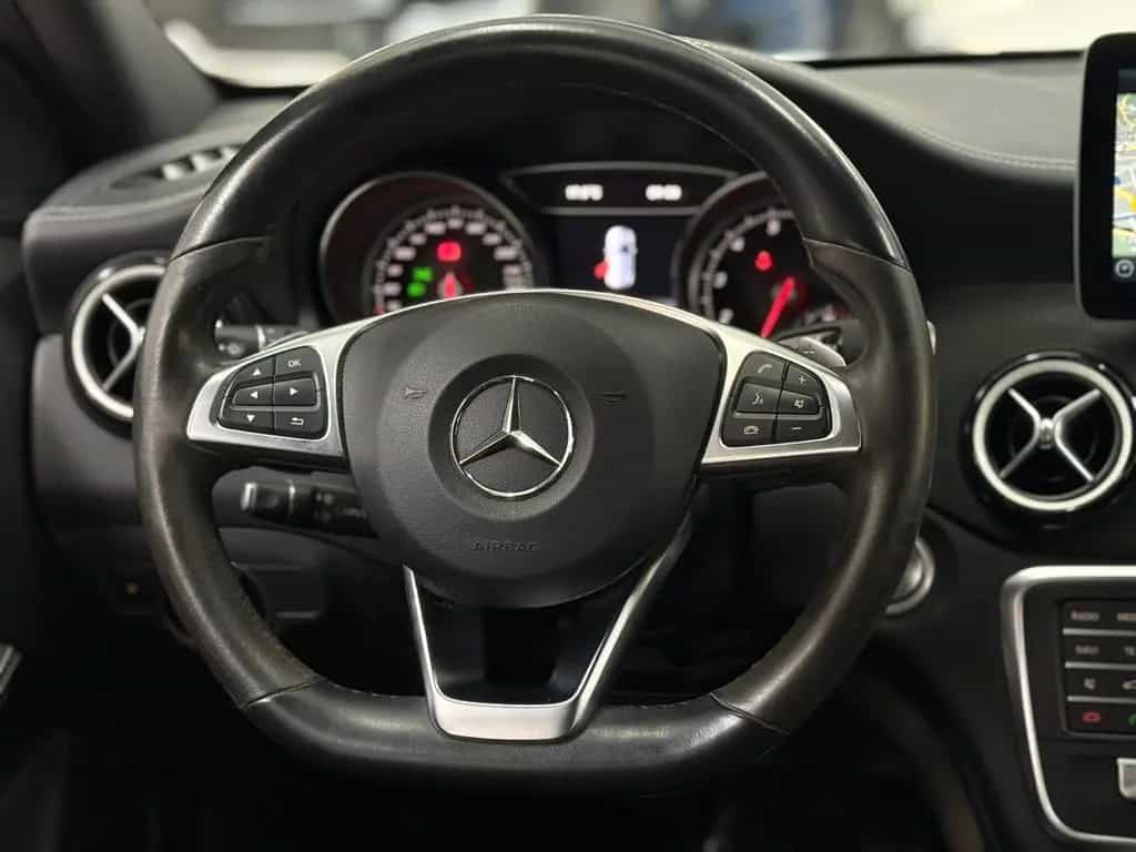 Mercedes-Benz GLA-Class 200 AMG Line*Night*Kamera*Off-Road*LED*AHK 03/2018-photo-18