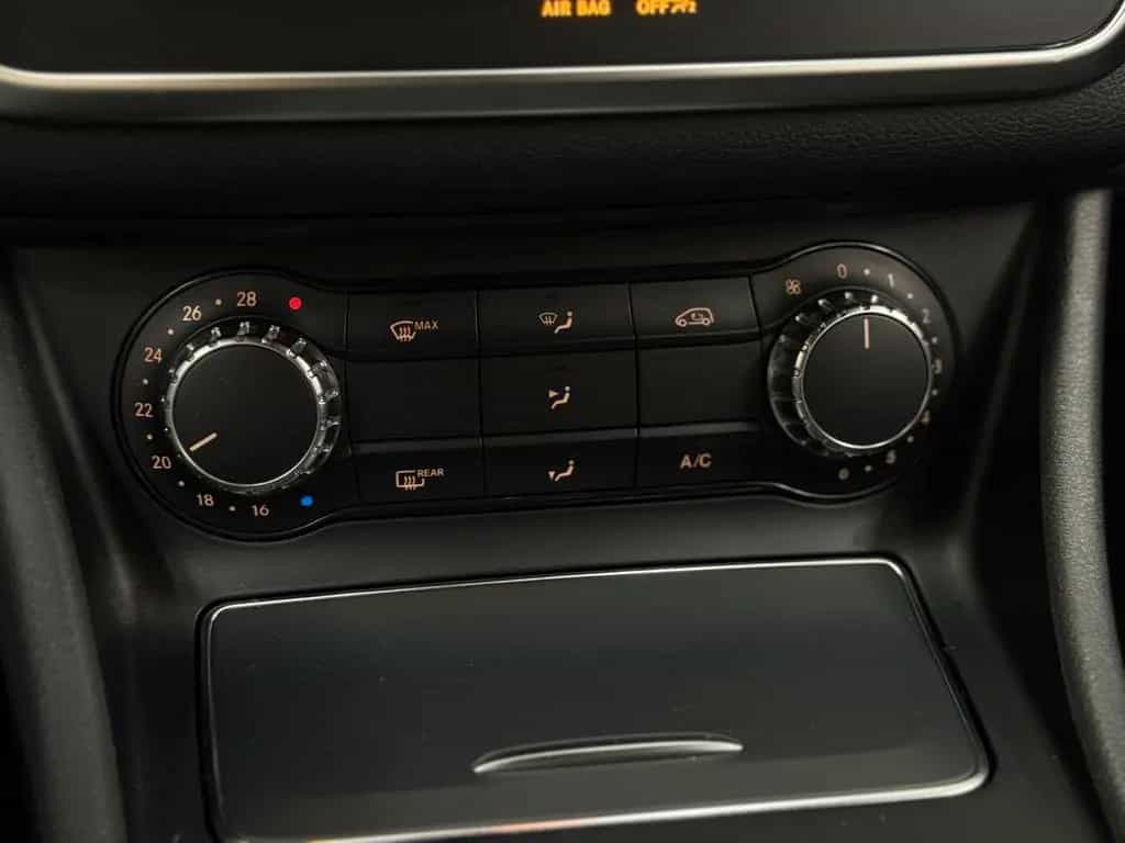 Mercedes-Benz GLA-Class 200 AMG Line*Night*Kamera*Off-Road*LED*AHK 03/2018-photo-28