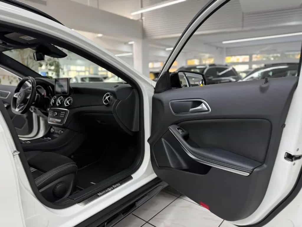 Mercedes-Benz GLA-Class 200 AMG Line*Night*Kamera*Off-Road*LED*AHK 03/2018-photo-9