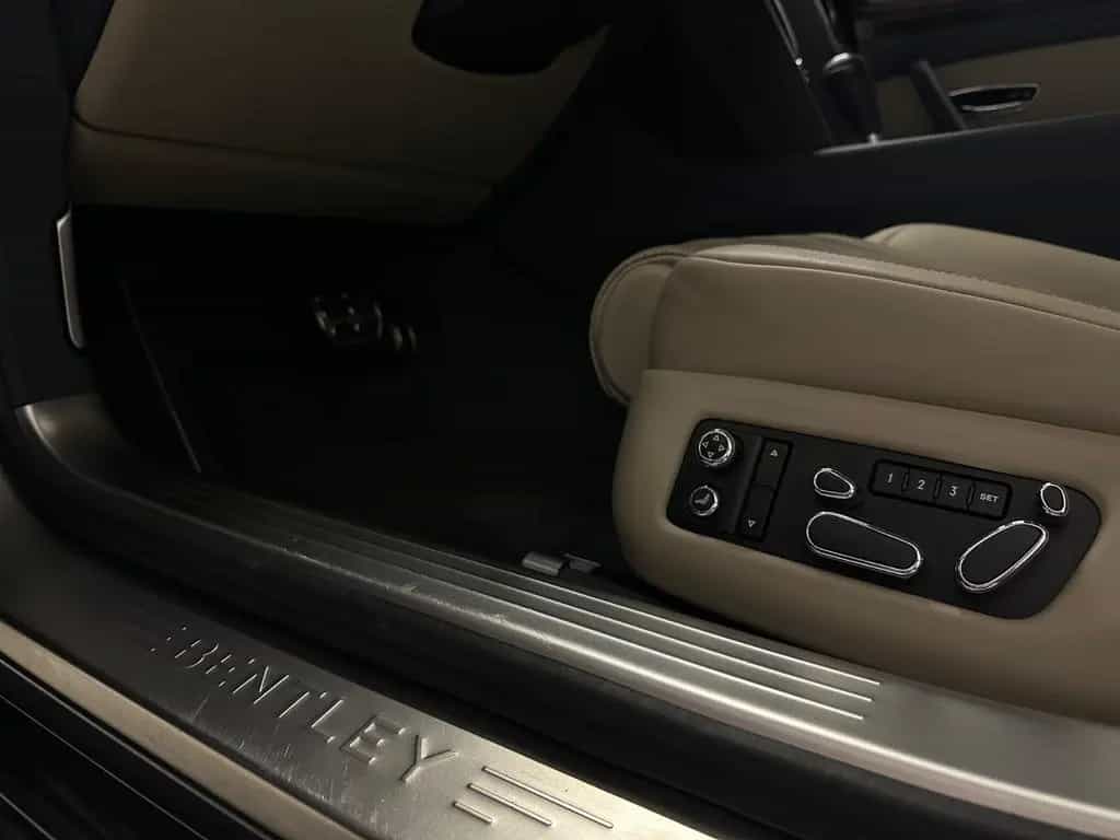 Bentley Flying Spur 4.0 V8 Aut. 1.Hand/Mwst ausweisbar 11/2015-photo-20