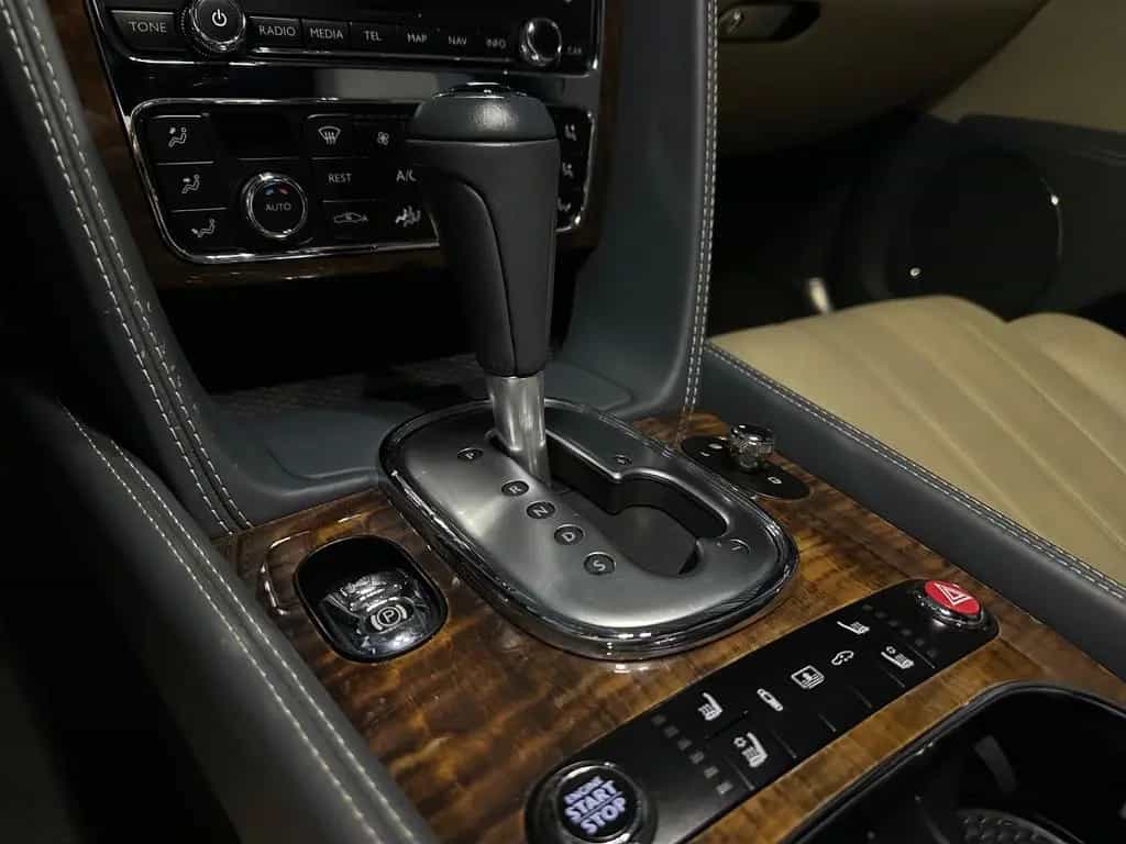 Bentley Flying Spur 4.0 V8 Aut. 1.Hand/Mwst ausweisbar 11/2015-photo-23