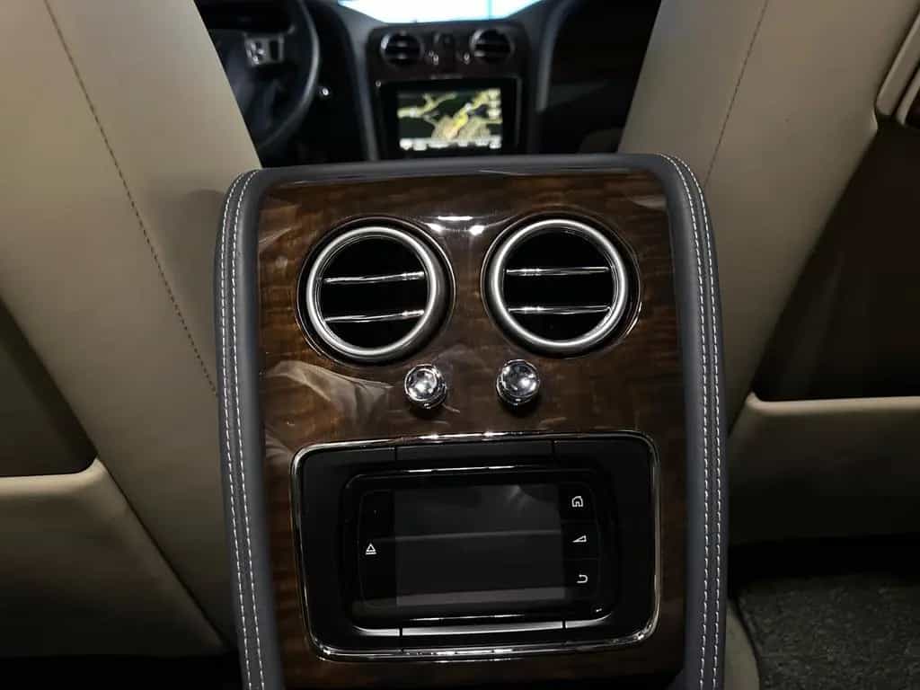 Bentley Flying Spur 4.0 V8 Aut. 1.Hand/Mwst ausweisbar 11/2015-photo-24