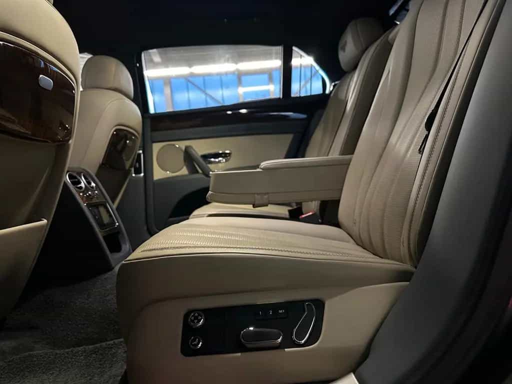 Bentley Flying Spur 4.0 V8 Aut. 1.Hand/Mwst ausweisbar 11/2015-photo-26
