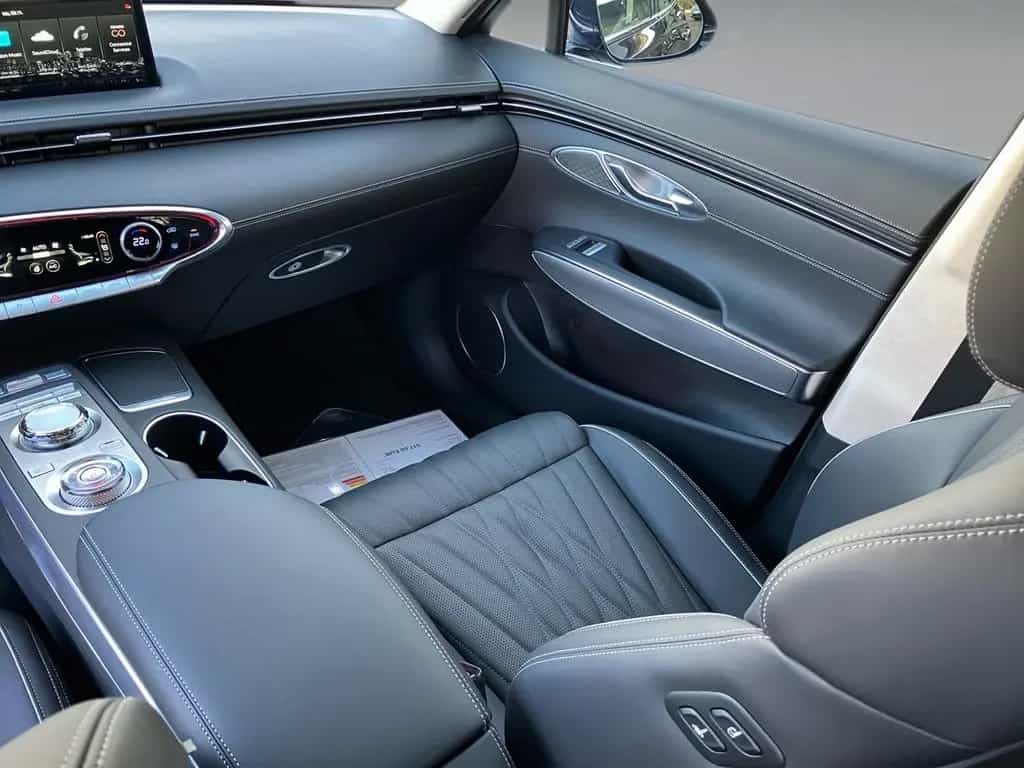 Genesis GV70 2,5L AWD Luxury Vollausstattung vom Genesis 11/2024-photo-11