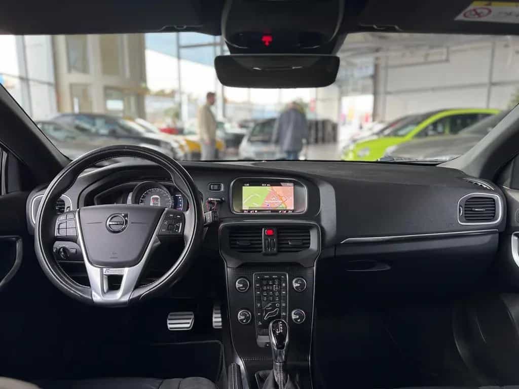 Volvo V40 T3 Geartronic R Design LED ALU 11/2018-photo-13