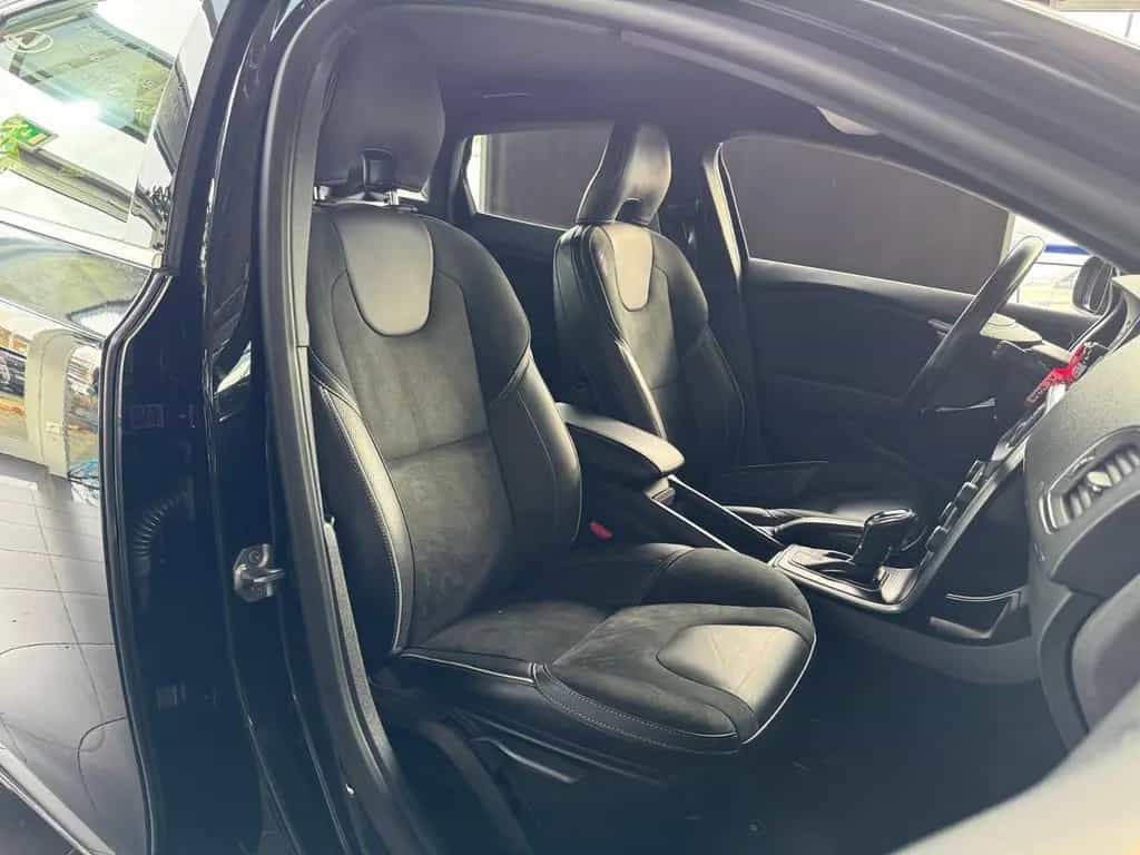 Volvo V40 T3 Geartronic R Design LED ALU 11/2018-photo-15