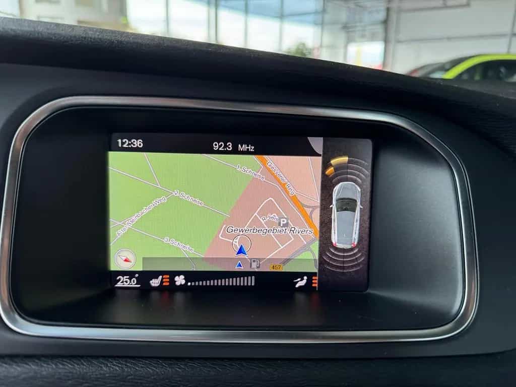 Volvo V40 T3 Geartronic R Design LED ALU 11/2018-photo-18