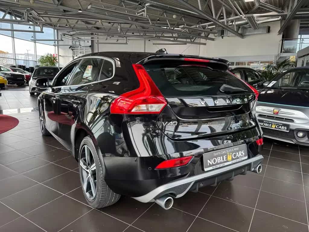 Volvo V40 T3 Geartronic R Design LED ALU 11/2018-photo-4