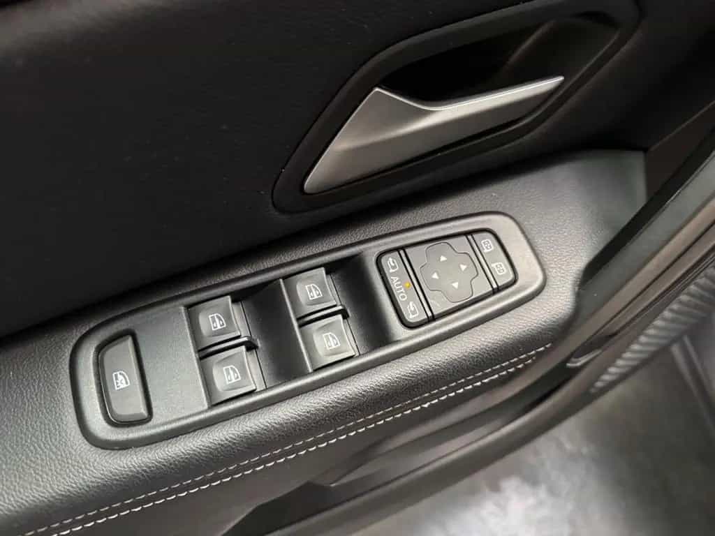 Dacia Duster II Journey/Navi/CarPlay/360°Cam/KeyLess 08/2023-photo-10