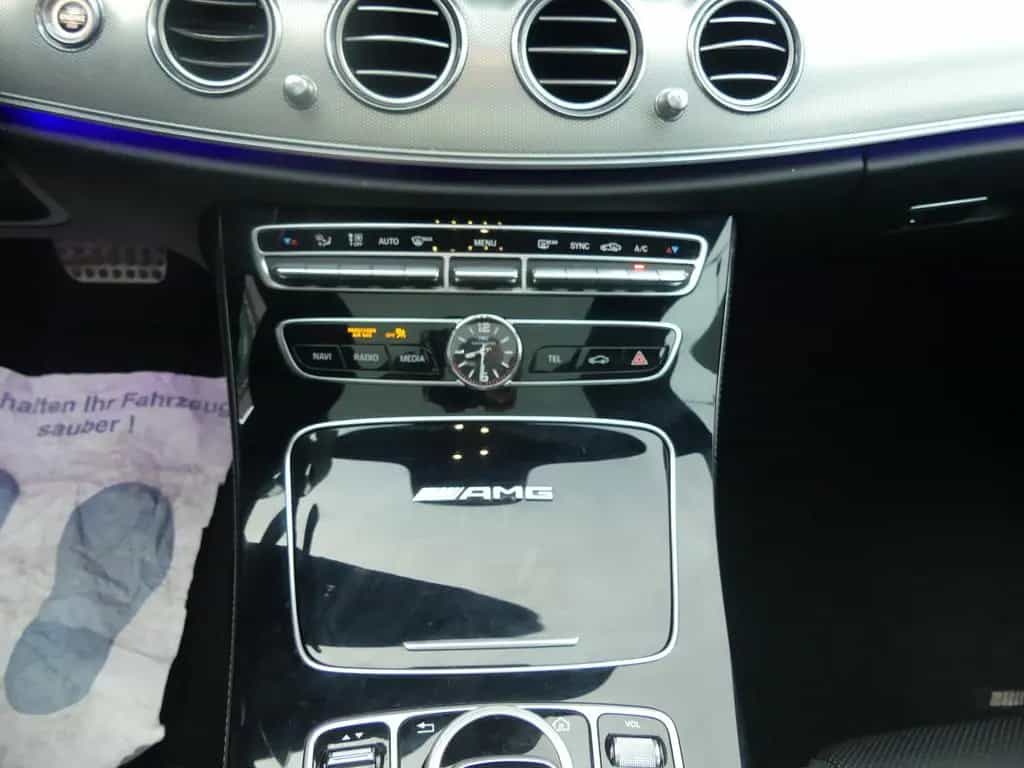 Mercedes-Benz E-Class 03/2017-photo-14