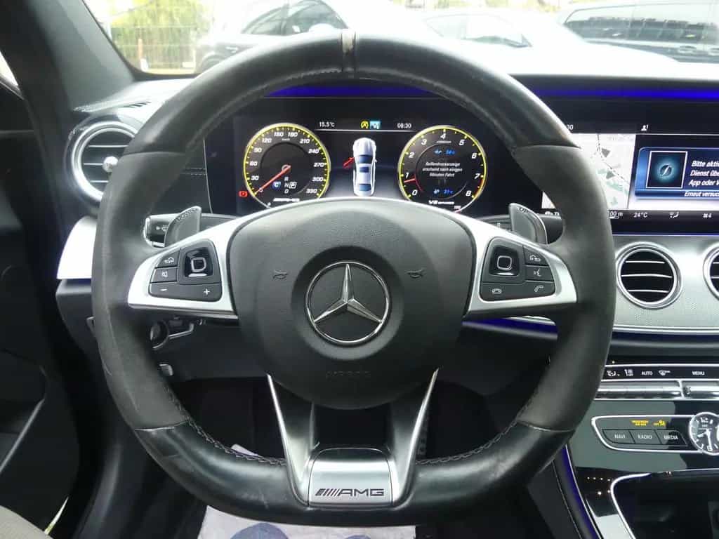 Mercedes-Benz E-Class 03/2017-photo-16