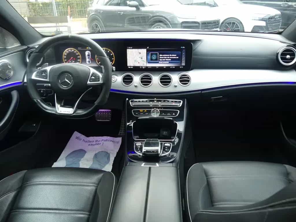 Mercedes-Benz E-Class 03/2017-photo-3