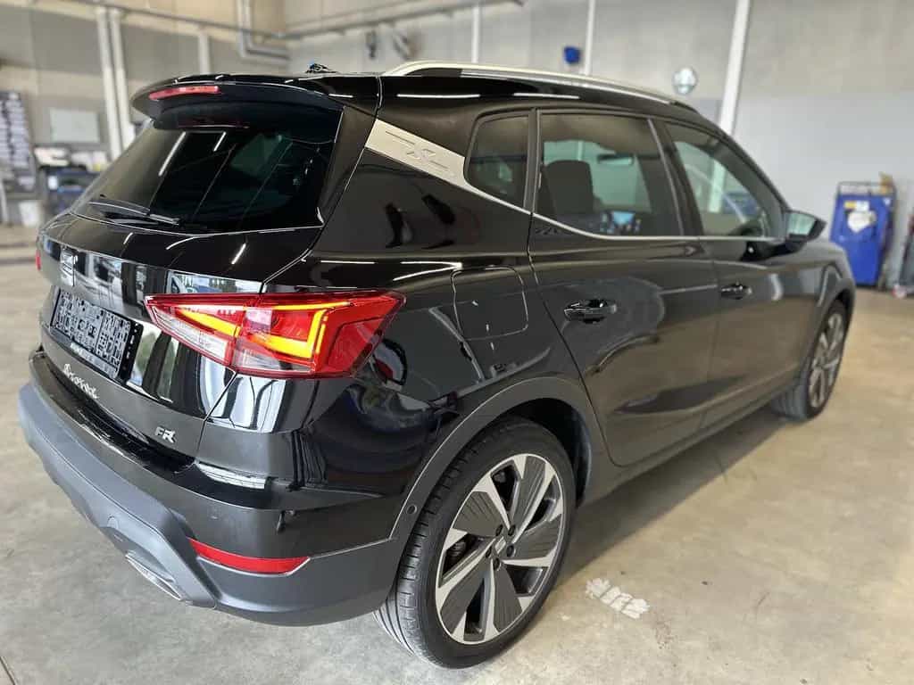 Seat Arona 1,5TSI DSG FR 18´´AHK Alcant. Full LED NAV 05/2025-photo-3